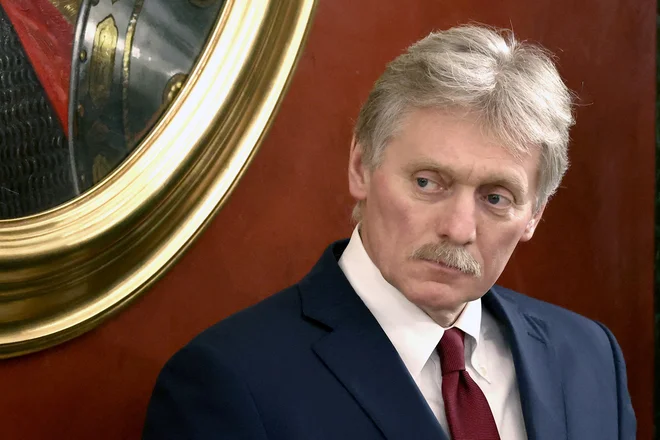 Dimitrij Peskov se je jeseni znašel v težavah, ko je njegov sin Nikolaj spletnemu šaljivcu povedal, da ne misli na fronto. FOTO: Sputnik/Reuters