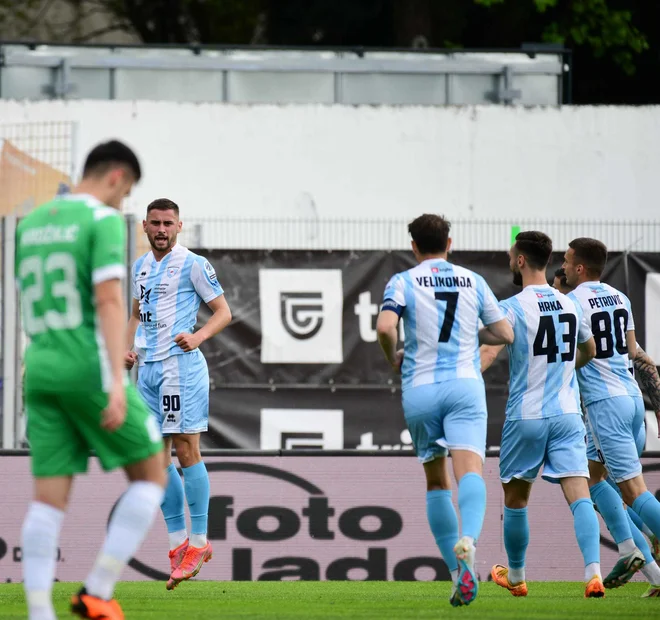 Spomladi je Dario Kolobarić (levo) od svojih štirih golov kar tri zabil proti Olimpiji. FOTO: Lado Nova Gorica