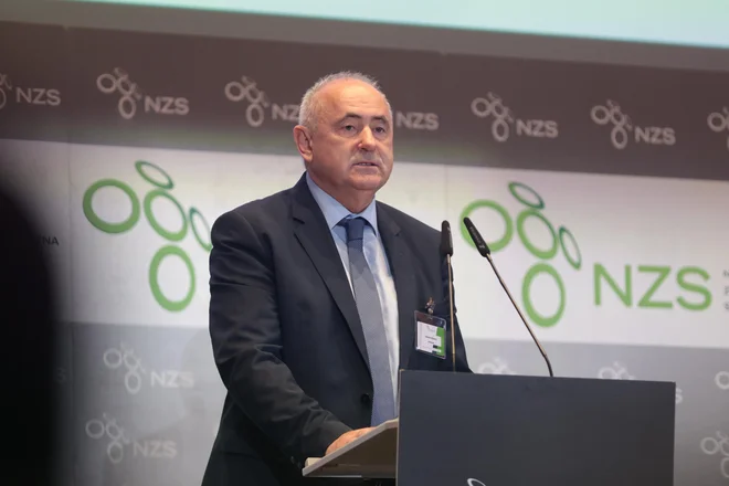 Predsednik NZS Radenko Mijatović ohranja optimizem tudi v boju za euro 2024. FOTO: Črt Piksi
