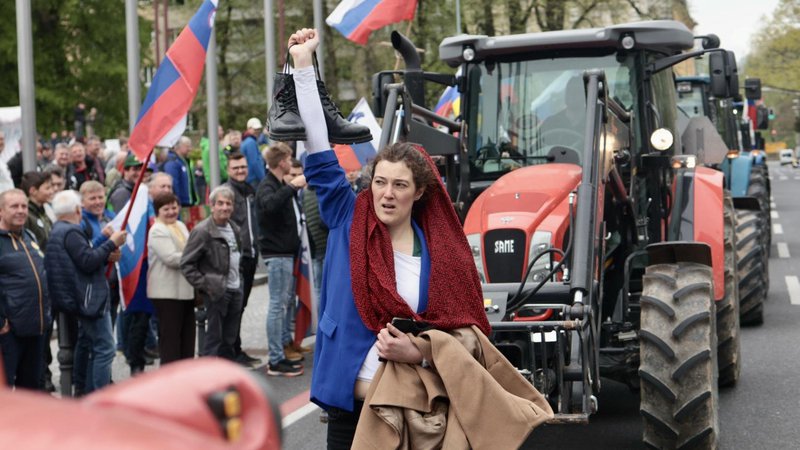 Fotografija: Protest kmetov. FOTO: Črt Piksi/Delo