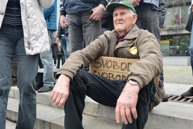 Protest kmetov. FOTO: Črt Piksi/Delo