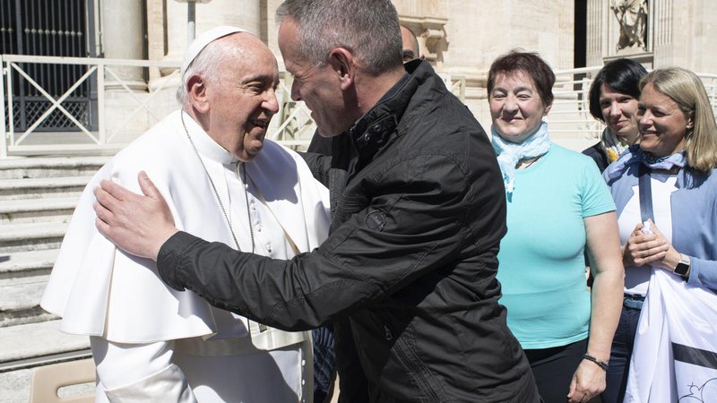 Fotografija: Sporočilo papeža preživelim žrtvam spolnih zlorab je spodbuda, da nadaljujejo boj proti zlu, ki mu Frančišek pravi bolezen Cerkve.  FOTO: Vatikan Media