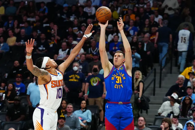 Vlatko Čančar v akciji na uvodni tekmi polfinala zahodne konference. FOTO: Ron Chenoy/USA Today Sports