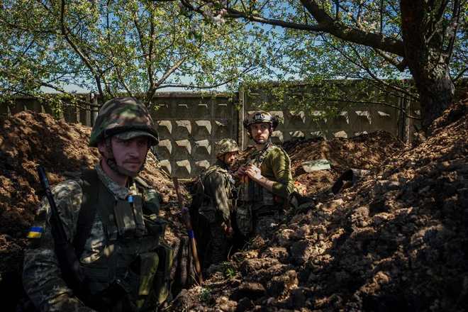 Ukrajinske sile prosijo za orožje za protiofenzivo. FOTO: Dimitar Dilkoff/AFP