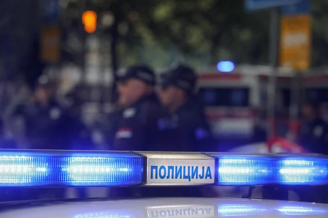 Inštitut za duševno zdravje v Beogradu je odprl dve telefonski liniji za podporo družinam žrtev, ki potrebujejo psihološko pomoč in podporo. FOTO: Djordje Kojadinovic/Reuters