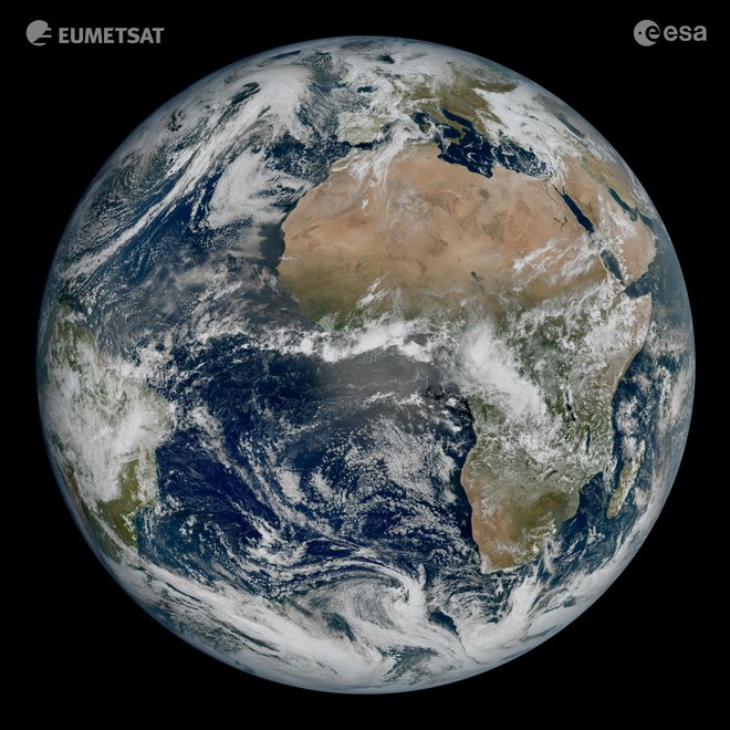 Evropo in Afriko je satelit slikal iz višine 36.000 kilometrov nad površjem. FOTO: EUMETSAT/ESA