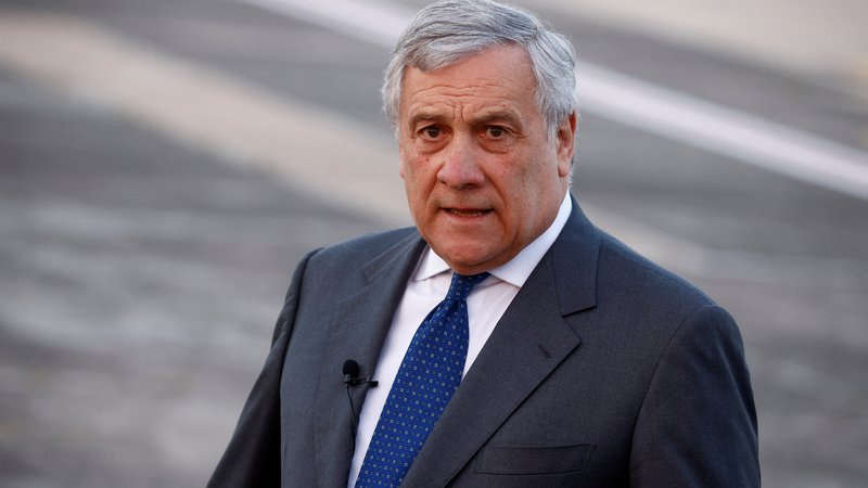 Fotografija: Italijanski zunanji minister Antonio Tajani je dejal, da so »žalitve notranjega ministra Darmanina na račun vlade in Italije nesprejemljive«. FOTO: Guglielmo Mangiapane/Reuters