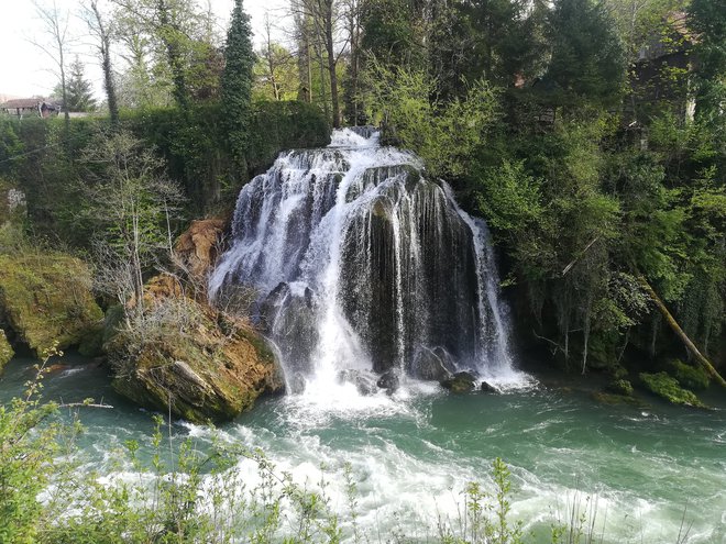 Tretji v nizu večjih slapov v Rastokah je Vilina kosa. FOTO: Simona Bandur