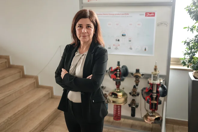 Odvečna toplota bo postala odpadek in podjetja, ki je ne bodo uporabila ali oddala, bodo plačala. FOTO: Črt Piksi/Delo