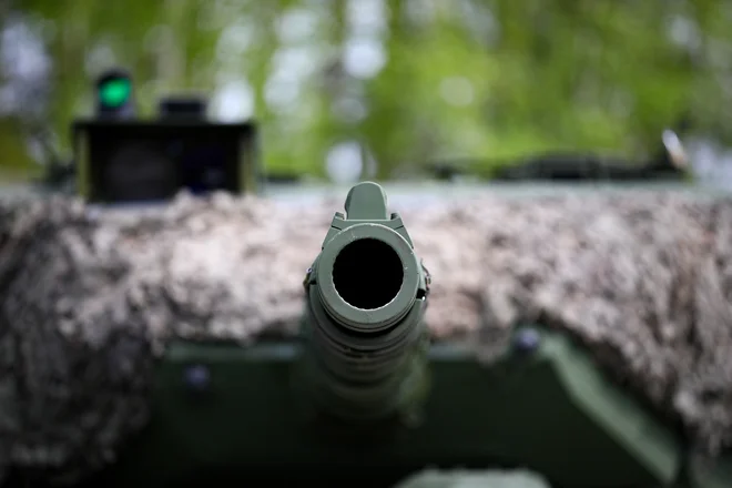 Uspeh protiofenzive je za Kijev še posebej pomemben, saj bi v nasprotnem primeru Zahod lahko zmanjšal svojo vojaško pomoč in pritisnil na pogajanja z Rusijo. FOTO: Nadja Wohlleben/Reuters