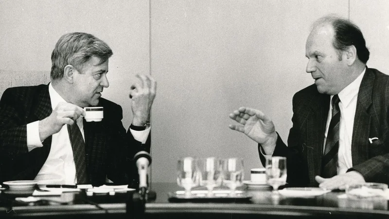 Milan Kučan in Jože Pučnik 1990 v vročem pogovoru o prihodnosti slovenske države. FOTO: Srdjan Živulović