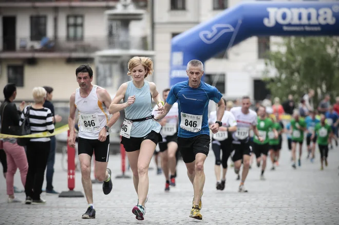 Povečevanje produktivnosti in rast dodane vrednosti nista sama sebi namen, sta pa nujna za doseganje blaginje, da družba lahko financira vse svoje podsisteme, zaščiti najranljivejše in se uravnoteženo razvija. Nista sprint, ampak dobro premišljen, vztrajen tek na dolge proge, s pravimi prioritetami in cilji. Foto Uroš Hočevar