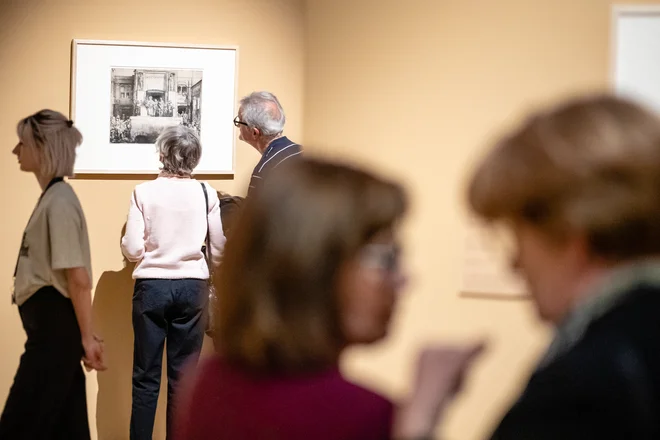 Do 30. julija je v Narodni galeriji na ogled 43 Rembrandtovih izvirnih grafik. Gre za razstavo, ki pripoveduje zgodbe. FOTO: Črt Piksi/Delo