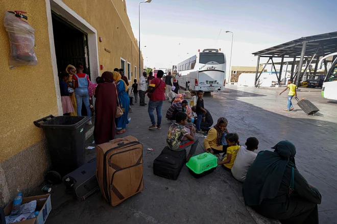 Sudan je tretja največja afriška država, osnovana na nepretrganih oboroženih spopadih, genocidu, lakoti, vročini, neusmiljenih sušah. FOTO: Khaled Desouki/Afp