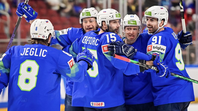 Fotografija: Slovenski hokejisti so pustili dober vtis po zahtevni tekmi s Kanado. FOTO: Gints Ivuskans/AFP