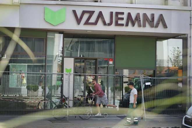 Vzajemna zdravstvena zavarovalnica je imela že lani na področju prostovoljnega dopolninega zdravstvenega zavarovanja izgubo. FOTO: Leon Vidic/Delo
