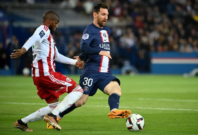 Lionel Messi se je vrnil po suspenzu in zaigral proti Ajacciu. FOTO: Franck Fife/AFP