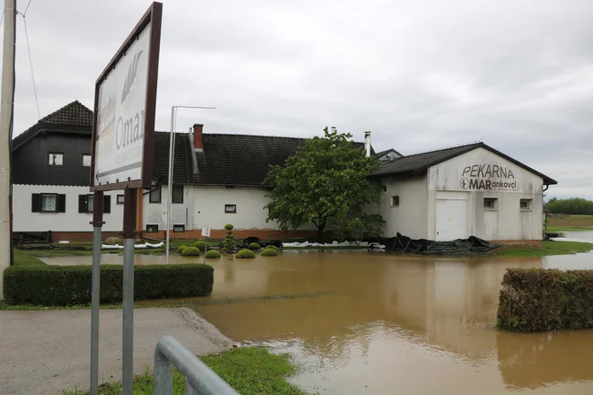 Deževje v zadnjih dneh je povzročilo težave tudi v skoraj celotnem Pomurju. FOTO: Jože Pojbič