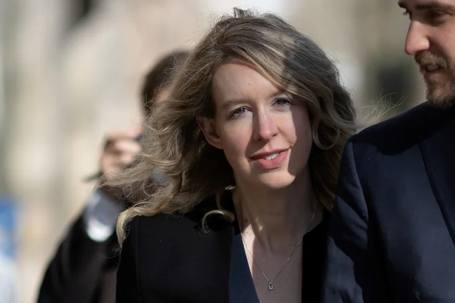 Tožilstvo zahteva enajst let zaporne kazni za Elizabeth Holmes. FOTO: Reuters