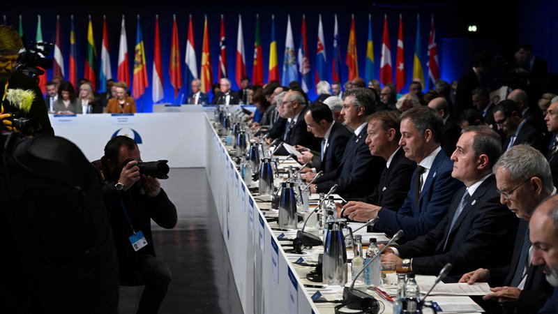 Fotografija: V Reyjkaviku je potekal četrti vrh voditeljev držav in vlad Sveta Evrope. FOTO: Halldor Kolbeins/AFP