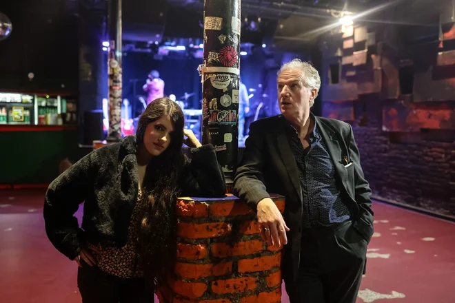 Avstralski glasbenik Mick Harvey in mehiška pevka Amanda Acevedo bosta album duetov izdala jeseni. FOTO: Črt Piksi