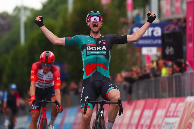 Nico Denz (Bora Hansgrohe) je bil najmočnejši med tridesetimi ubežniki. FOTO: Luca Bettini Afp