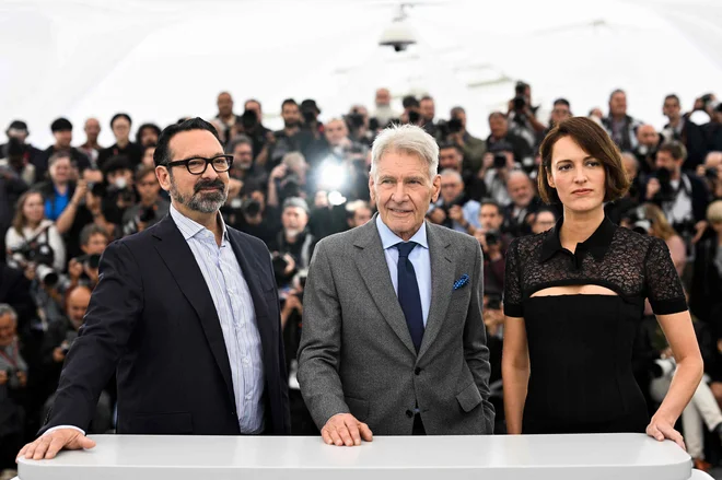 Z režiserjem Jamesom Mangoldom in soigralko Phoebe Waller-Bridge. FOTO: Patricia De Melo Moreira/AFP