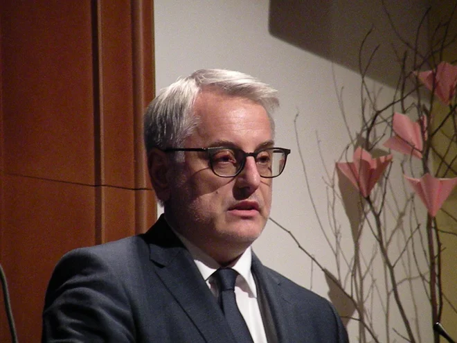 Ministrstvo Matjaža Hana napoveduje nadzor nad plačami državnih direktorjev. FOTO: Nevenka Vahtar