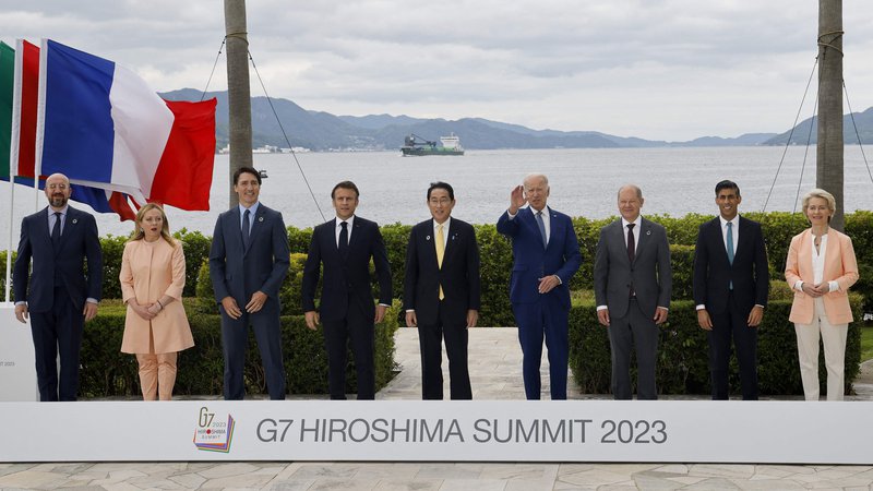 Fotografija: V tako imenovani »viziji iz Hirošime o jedrski razorožitvi« se je skupina G7 zavezala, da bo dosegla svet brez jedrskega orožja z nezmanjšano varnostjo za vse. FOTO: Ludovic Marin/Afp