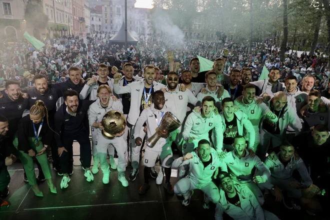 Prizori s praznovanja Ljubljančanov na Kongresnem trgu. FOTO: Voranc Vogel