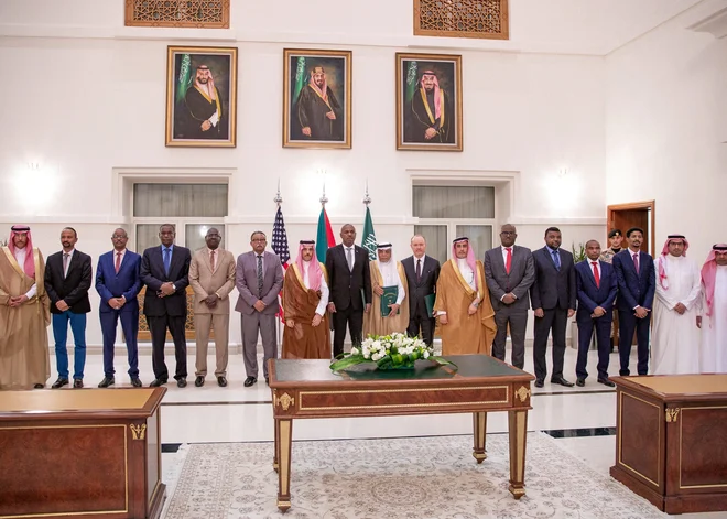 Nadaljnji pogovori bodo osredotočeni na ukrepe za izboljšanje varnostnih in humanitarnih razmer za civiliste, je sporočilo savdsko zunanje ministrstvo. FOTO: Saudi Press Agency via Reuters
