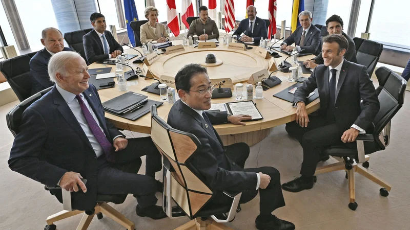 Voditelji skupine G7 so ob koncu vrha v Hirošimi ponovili vsestransko podporo Ukrajini v boju proti ruski agresiji. Foto Kyodo Via Reuters