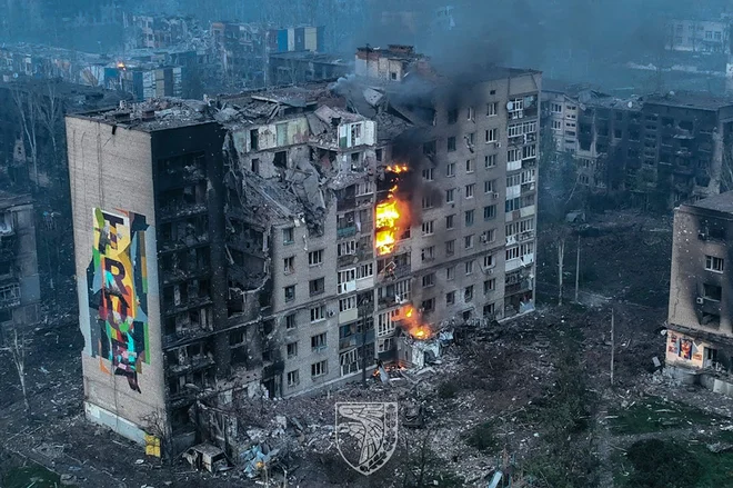 Obe strani sta v spopad vložili veliko moči, čeprav mesto po mnenju analitikov nima velike strateške vrednosti. FOTO: AFP