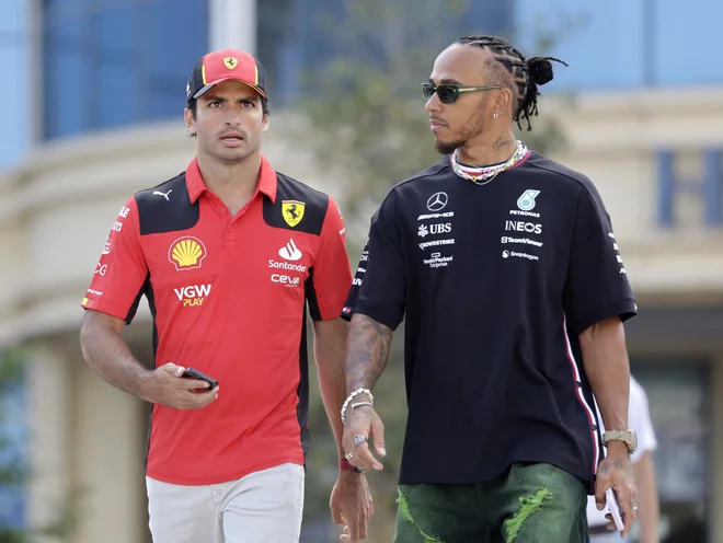 Bo Lewis Hamilton v Ferrariju zamenjal Carlosa Sainza? FOTO: Leonhard Foeger/Reuters