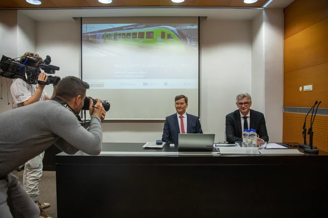 Matej Oset in Marko Brezigar na srečanju z novinarji, Ljubljana, 26. 5. 2023. Foto Voranc Vogel