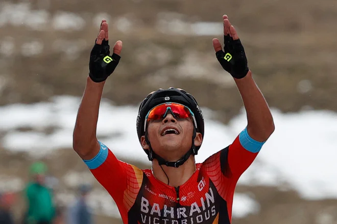 Santiago Buitrago (Bahrain - Victorious) je slavil v velikem slogu s solo vožnjo na kraljevski etapi. FOTO: Roberto Bettini 