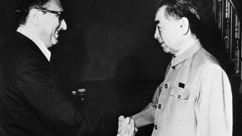 Fotografija: Kissingerjev tajni obisk v Pekingu leta 1971 je pripeljal do zgodovinskega srečanja Nixona z Maom, kar je vodilo k ustvarjanju takšnega sveta in globalne ureditve, kakšna imamo še danes. FOTO:AFP