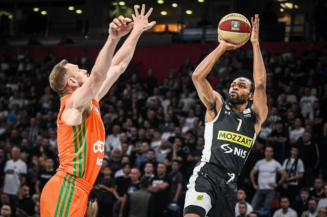 Partizan je v razprodani Štark Areni nadigral Cedevito Olimpijo. FOTO: KK Partizan