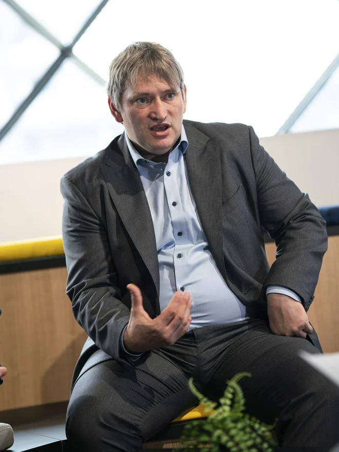 Slavko Ažman, vodja poslovnega upravljanja pri Porscheju Slovenija: Zakon o infrastrukturi za alternativna goriva in spodbujanju prehoda na alternativna goriva v prometu bo vsem omogočil večjo dostopnost e-vozil. FOTO: arhiv Porsche Slovenija