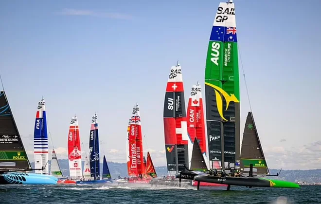 Katamarani dosegajo velike hitrosti samo s pomočjo vetra. FOTO: SailGP