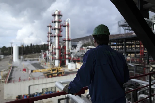 Najvišje prihodke in najvišji dobiček je imela energetska družba Ina. FOTO: Antonio Bronic/Reuters