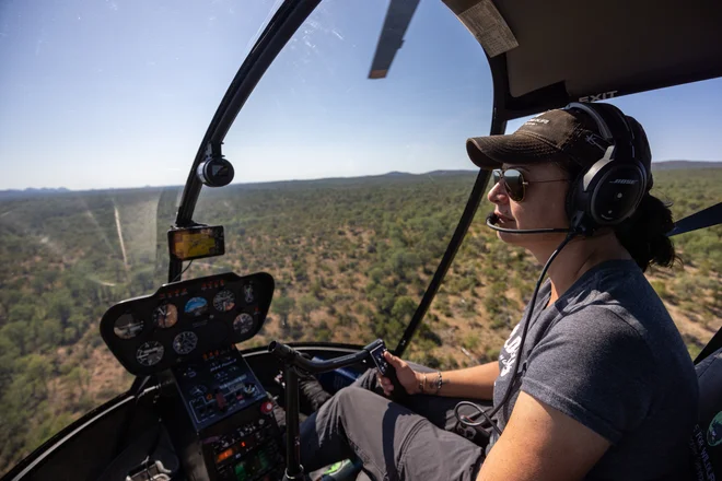 Kot vrhunska pilotka dobiva različne poslovne ponudbe. A zanimajo jo izključno in samo naravovarstveni projekti. FOTO: Matjaž Krivic 