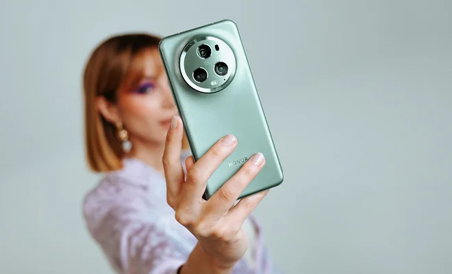 Preizskusili smo telefon HONOR Magic5 Pro in z njim brez novebenga predznanja posneli čudovite fotografije. FOTO: Honor