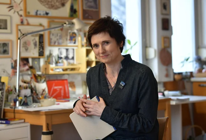 Ilustracije Ane Zavadlav so bogata galerija impresij in ekspresivnih podob. FOTO: Radivoj Zavadlav