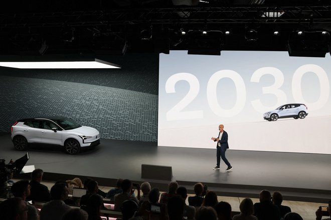 Volvo trdi, da bo po letu 2030 izdeloval le še električne avtomobile. FOTO: Claudia Greco/Reuters