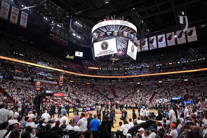Tudi pri finalistu lige NBA Miamiju so zaželeli video dobrodošlico za Lionela Messija. FOTO: Kyle Terada/Usa Today Sports/Reuters Con