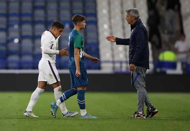 Pred letom dni, 13. junija, so slovenski nogometni upi kvalifikacije za Euro 2023 končali z odmevno zmago v Angliji. FOTO: Molly Darlington/Reuters