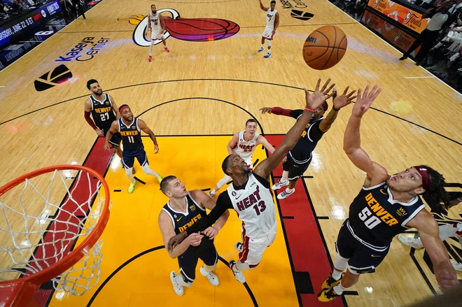 Boj v finalu lige NBA je neizprosen. FOTO: Kyle Terada/USA Today Sports