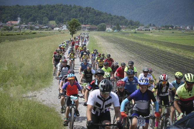 Sobota je namenjena tudi najmlajšim kolesarjem. FOTO: Jože Suhadolnik/Delo