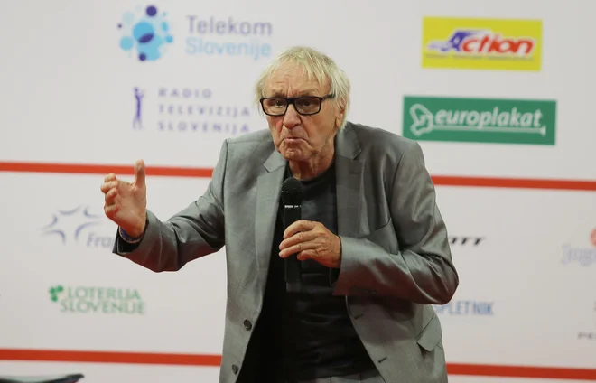 »Zvone me je na hodniku še dodatno nahrulil, češ da bova zaradi mojih norih zamisli zares končala za zapahi.« FOTO: Jože Suhadolnik